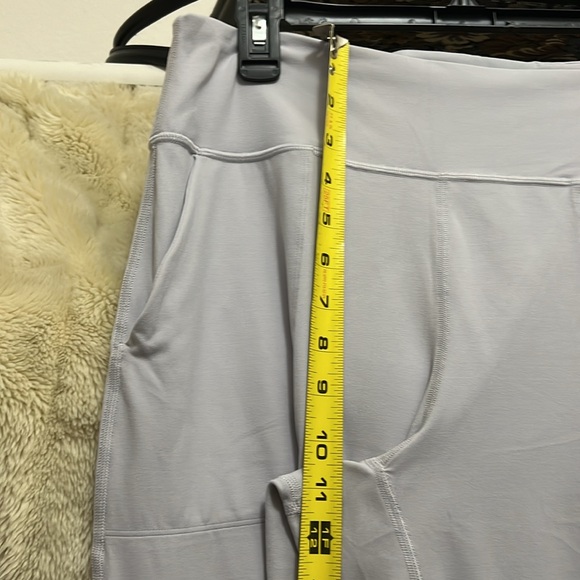 Align Lululemon sweat pant Sz: 12 color gray/ off white - Picture 12 of 14